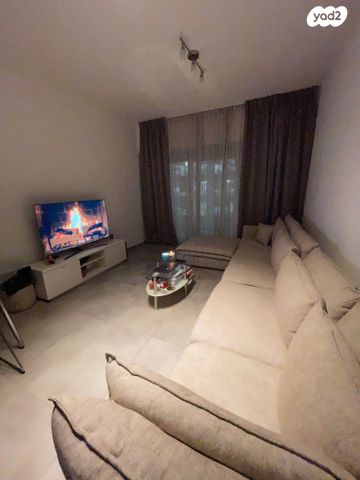 דרך מנחם בגין 144