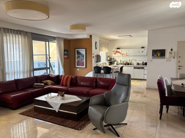 עוזי חיטמן 1