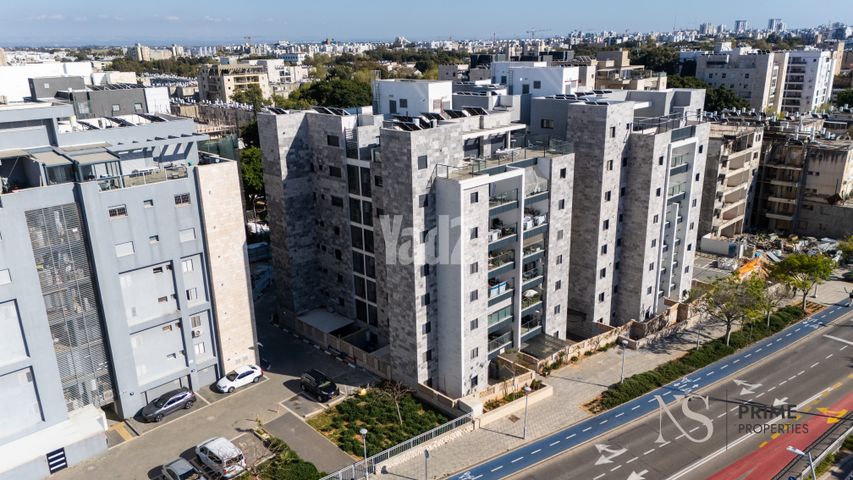 המעפילים 4