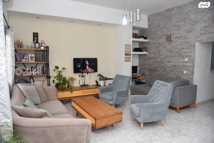 גוש עציון 18