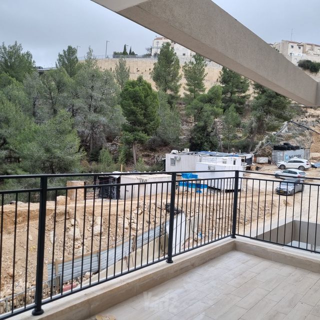 דירה למכירה בירושלים (תיווך) — 4