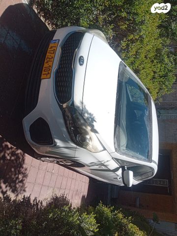 מודעת רכב קיה קארנס