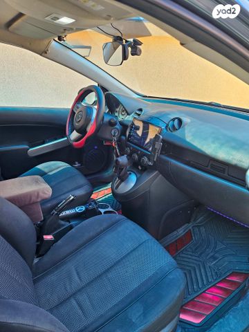 מודעת רכב מאזדה 2