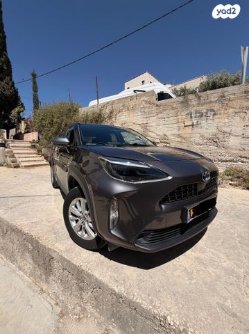 מודעת רכב טויוטה יאריס קרוס