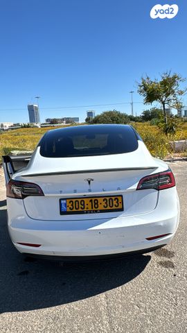 מודעת רכב טסלה מודל 3