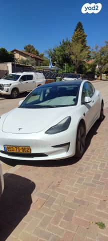מודעת רכב טסלה מודל 3