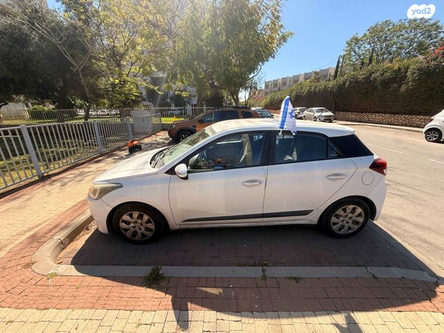 מודעת רכב יונדאי i20