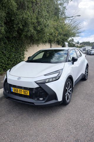 מודעת רכב טויוטה C-HR