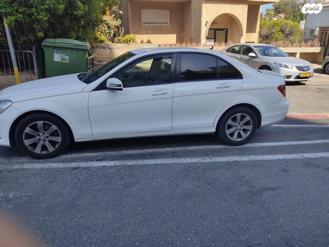 מודעת רכב מרצדס-בנץ C-class