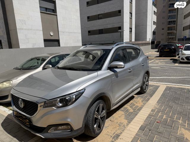 מודעת רכב אם ג'י ZS