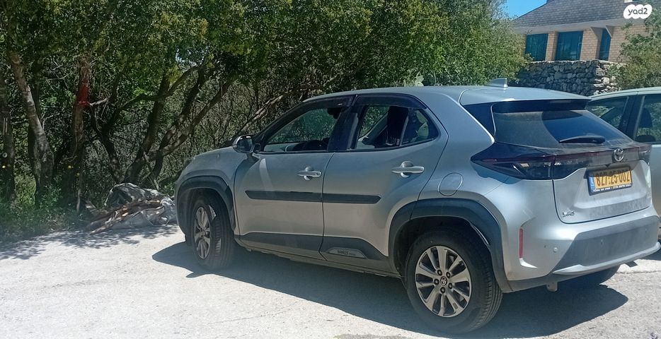 מודעת רכב טויוטה יאריס קרוס