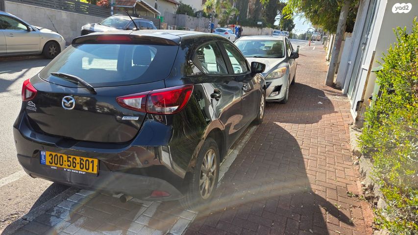 מודעת רכב מאזדה 2