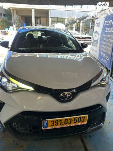 מודעת רכב טויוטה C-HR