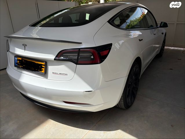 מודעת רכב טסלה מודל 3