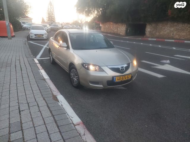 מודעת רכב מאזדה 3