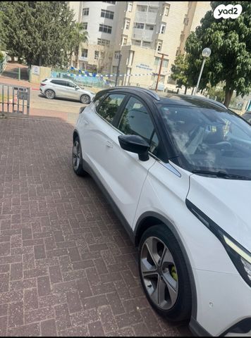 מודעת רכב ג׳ילי Geometry C