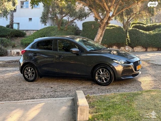 מודעת רכב מאזדה 2