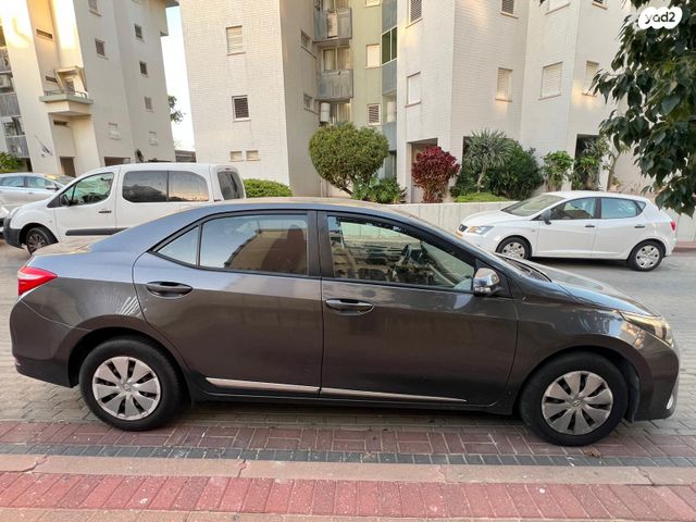 מודעת רכב טויוטה קורולה