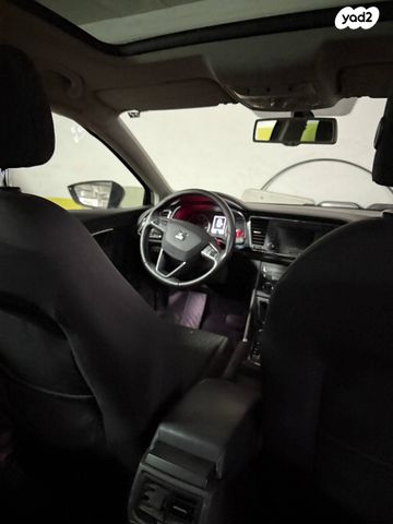 מודעת רכב סיאט לאון