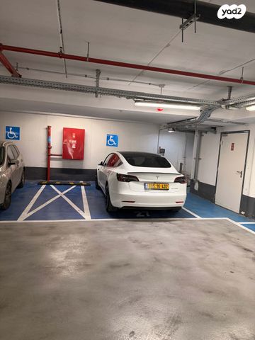 מודעת רכב טסלה מודל 3