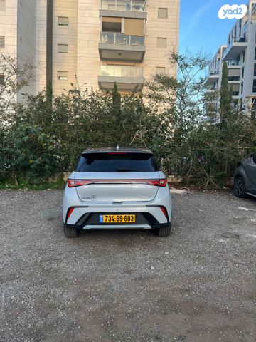 מודעת רכב בי.ווי.די דולפין