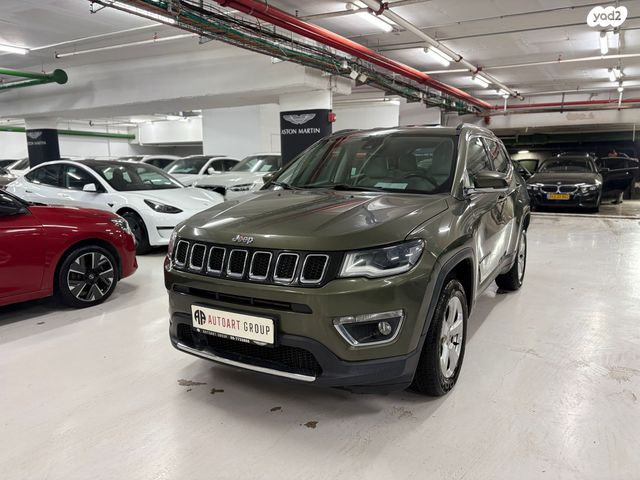 מודעת רכב ג'יפ קומפאס