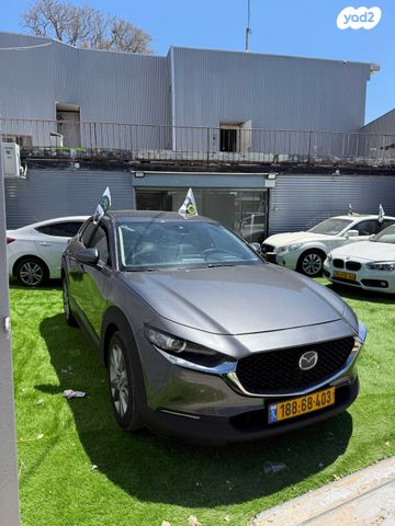 מודעת רכב מאזדה CX-30