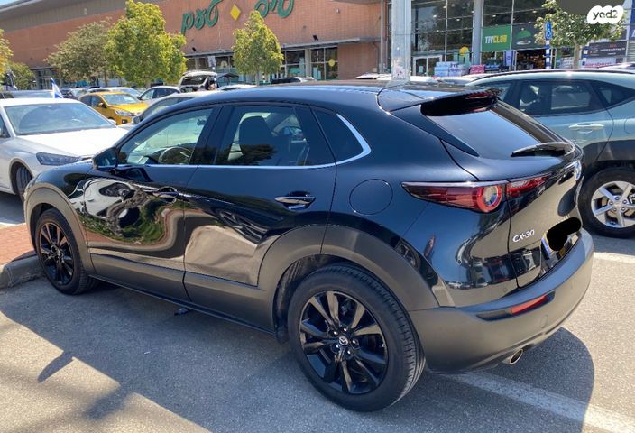 מודעת רכב מאזדה CX-30