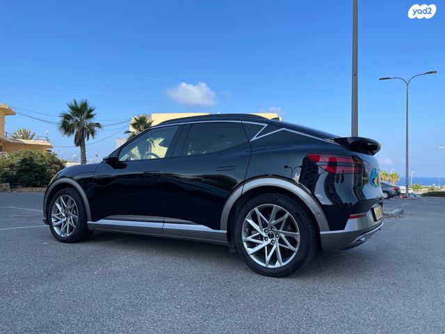 מודעת רכב ג'נסיס GV60