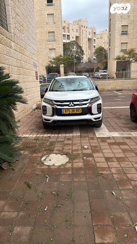 מודעת רכב מיצובישי ASX