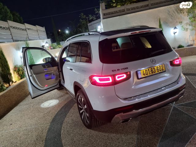 מודעת רכב מרצדס-בנץ GLB
