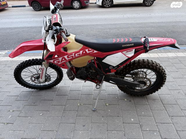 מודעת רכב גאס-גאס EC300