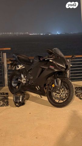 מודעת רכב הונדה CBR600RR