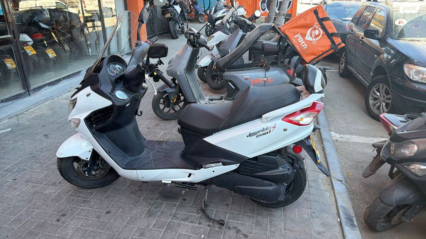 מודעת רכב סאן יאנג ג'וי רייד 200