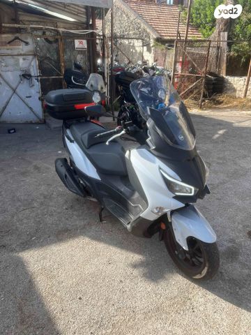 מודעת רכב סאן יאנג ג'וי-מקס Z-250