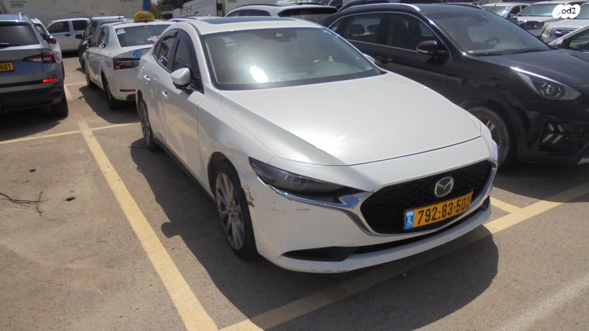 מודעת רכב מאזדה 3