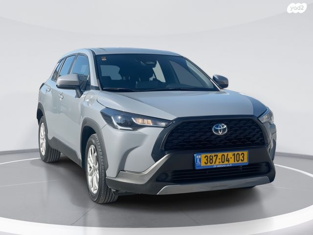 מודעת רכב טויוטה קורולה קרוס