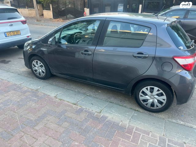 מודעת רכב טויוטה יאריס 1