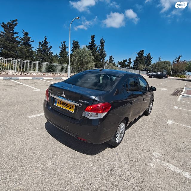 מודעת רכב מיצובישי אטראז'