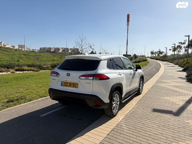 מודעת רכב טויוטה קורולה קרוס