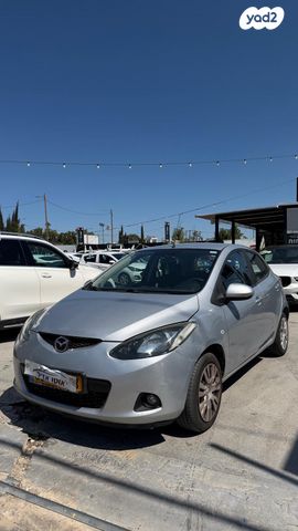 מודעת רכב מאזדה 2