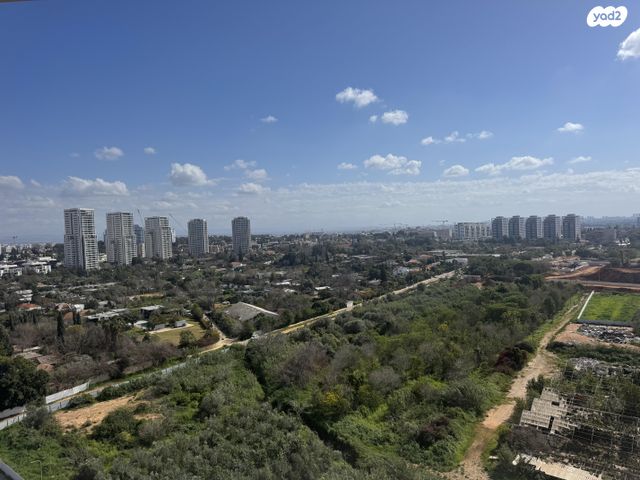 יצחק נבון 19