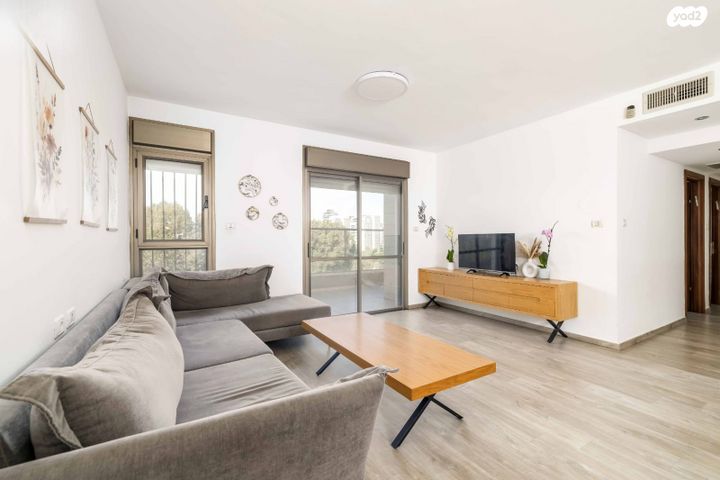 שדרות האלונים 1