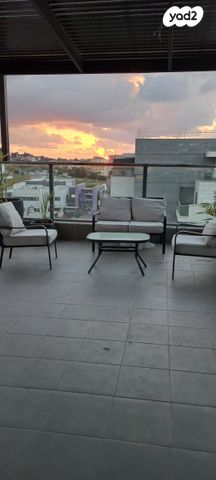 שרה אהרונסון 11