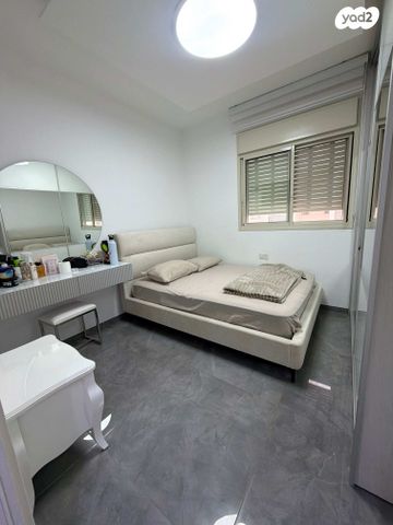 עוזי חיטמן 17