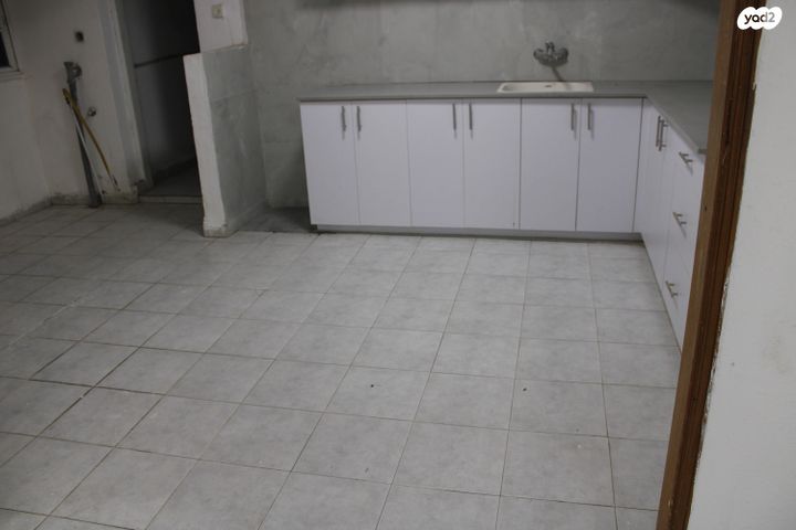 שדרות הארבעה 52