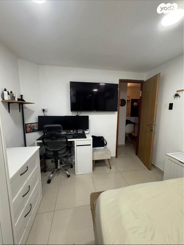 שדרות יהודית 32