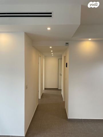 שדרות בן צבי 122