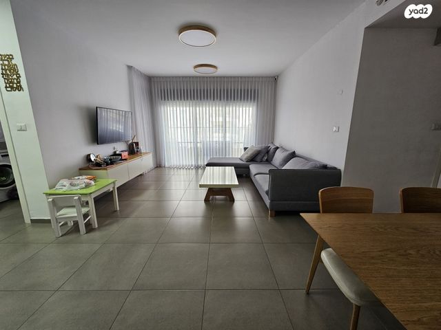 חיים הרצוג 23