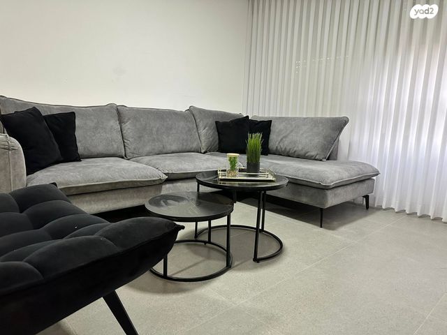 עליית הנוער 11